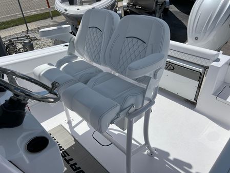 Sportsman OPEN-232-CENTER-CONSOLE image