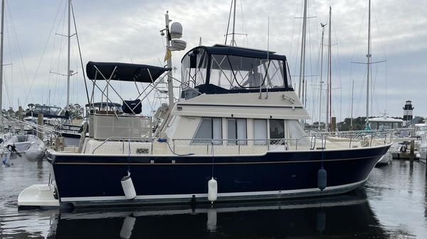 Mainship 430 Aft Cabin 3SR Trawler