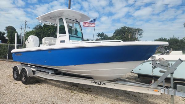 Everglades 253 Center Console