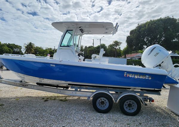 Everglades 253-CENTER-CONSOLE image