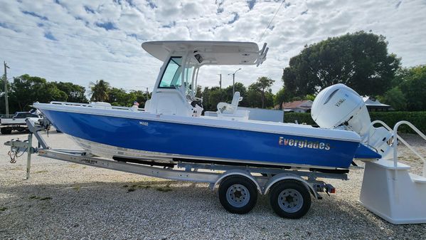 Everglades 253-CENTER-CONSOLE image