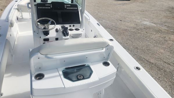 Everglades 253-CENTER-CONSOLE image