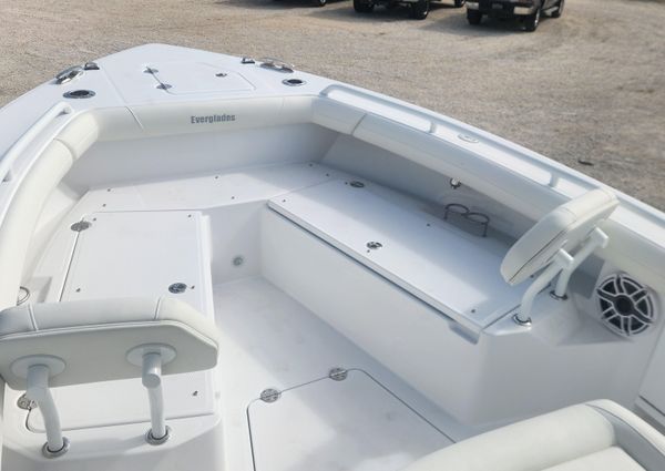 Everglades 253-CENTER-CONSOLE image