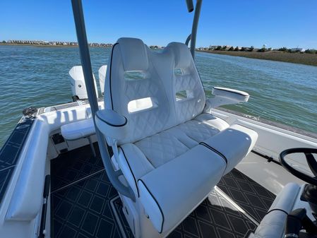Fountain 31 Center Console image