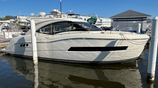 Carver C37 Coupe