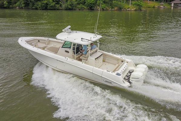 Boston Whaler 350 Outrage - main image