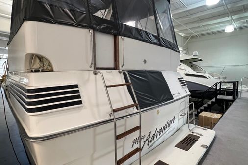 Sea-ray 440-AFT-CABIN image