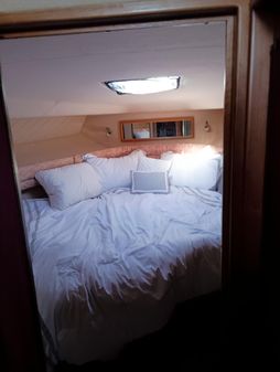 Sea-ray 440-AFT-CABIN image