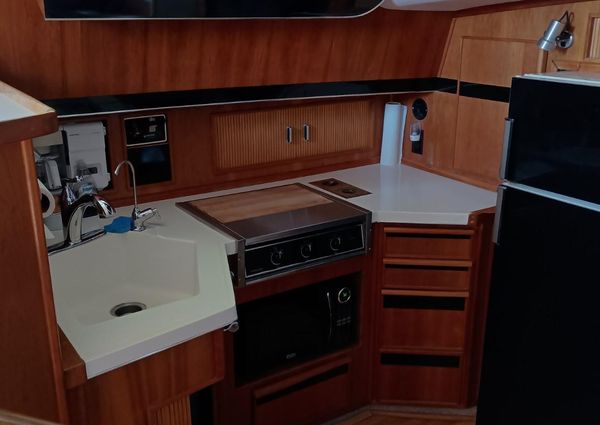 Sea-ray 440-AFT-CABIN image