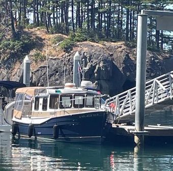 Ranger Tugs R-25 SC image