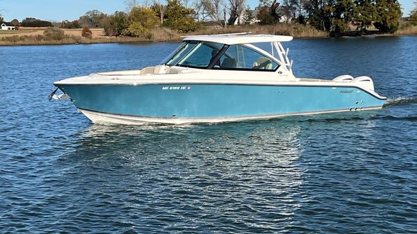 Pursuit 325 DC Dual Console