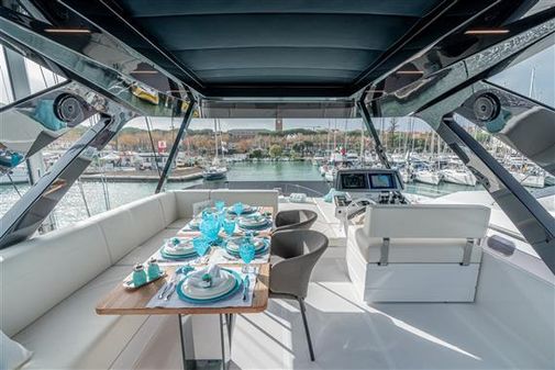 Ferretti Yachts 720 image