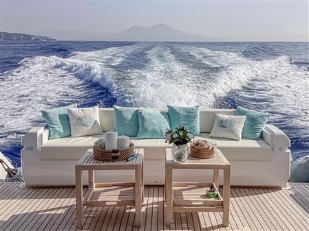 Ferretti Yachts 720 image