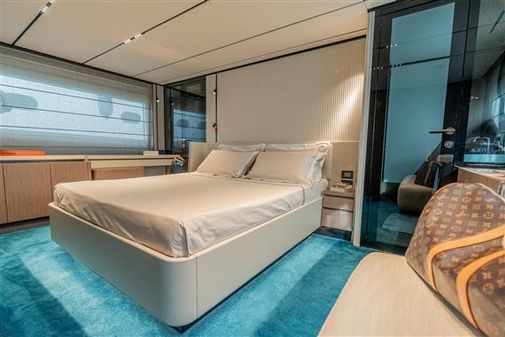 Ferretti Yachts 720 image