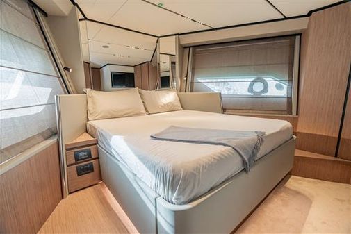 Ferretti Yachts 720 image