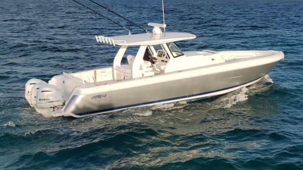 Intrepid 400 Center Console