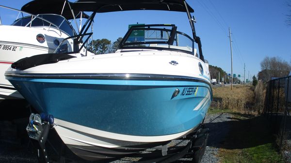 Bayliner VR6