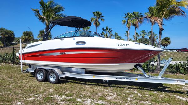 Sea Ray 260 Sundeck 