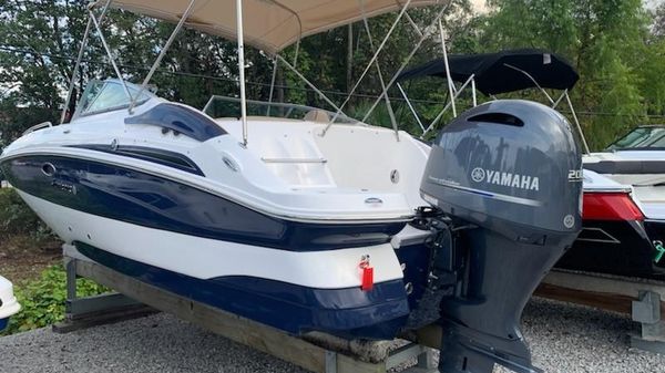 Hurricane SunDeck 2200 DC OB