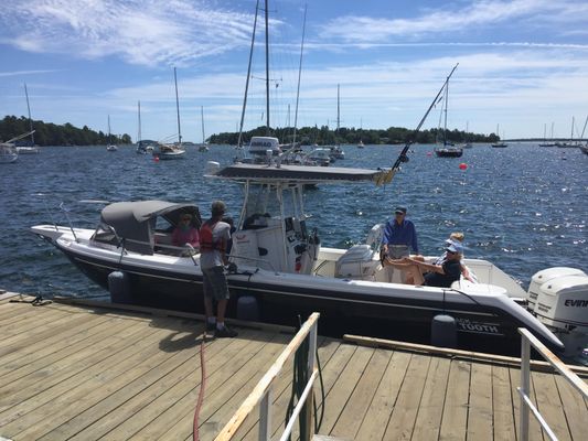 Boston-whaler 26-OUTRAGE - main image