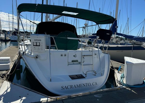 Beneteau 393 image