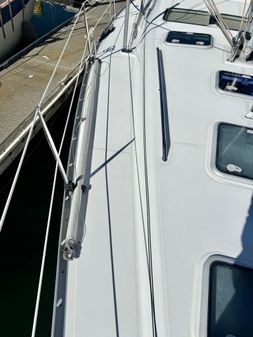 Beneteau 393 image