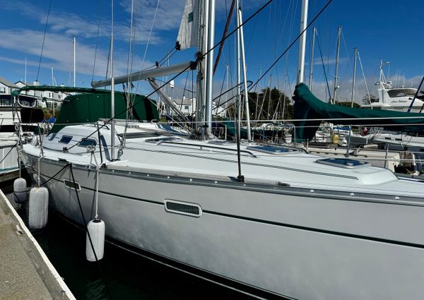 Beneteau 393 image