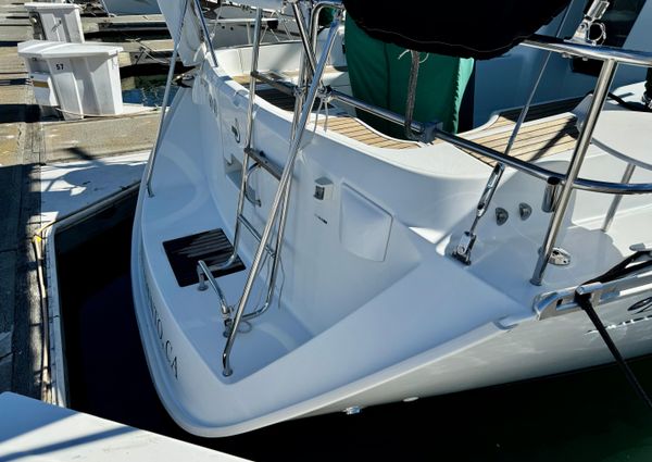 Beneteau 393 image