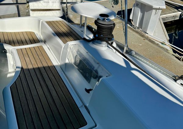 Beneteau 393 image