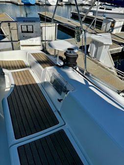 Beneteau 393 image