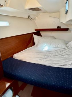 Beneteau 393 image