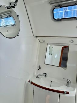 Beneteau 393 image