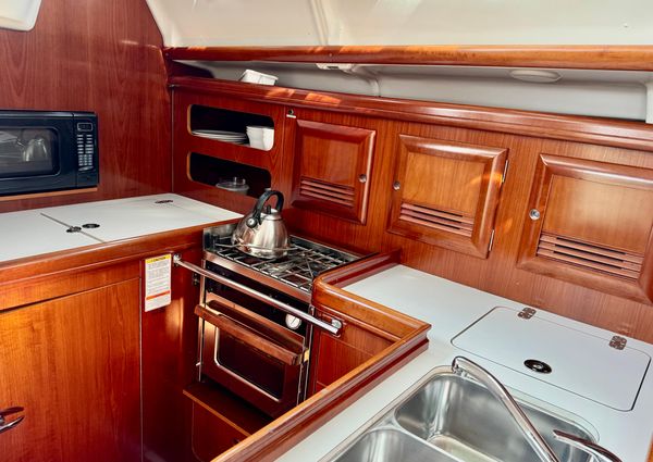 Beneteau 393 image