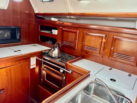 Beneteau 393 image