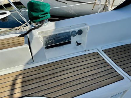 Beneteau 393 image