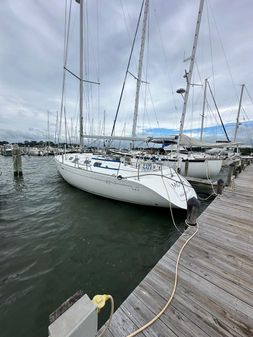 Beneteau 42S7 image