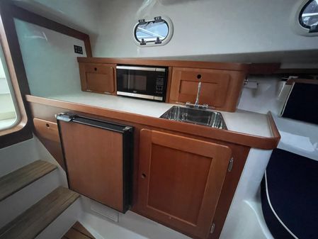 Hunt Yachts Surfhunter 32 image