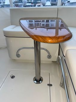 Hunt Yachts Surfhunter 32 image