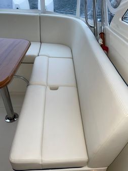 Hunt Yachts Surfhunter 32 image