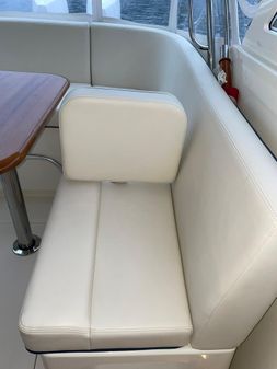 Hunt Yachts Surfhunter 32 image