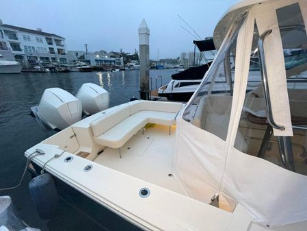 Hunt Yachts Surfhunter 32 image