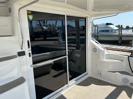 Sea Ray 400 Sedan Bridge image