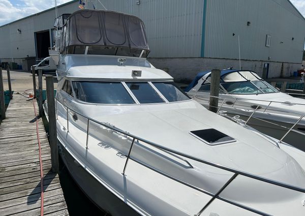 Sea Ray 400 Sedan Bridge image