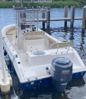 Cobia 256 Center Console image