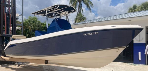 Cobia 256 Center Console image