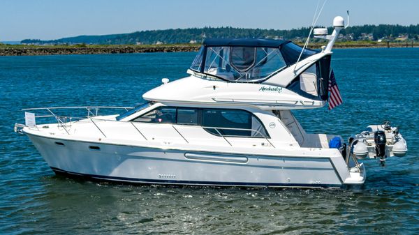 Bayliner 3788 Command Bridge Motoryacht 