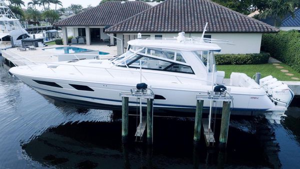 Intrepid { 477 Evolution Sport Yacht }