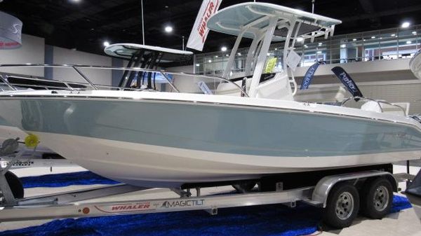 Boston Whaler 220 Dauntless