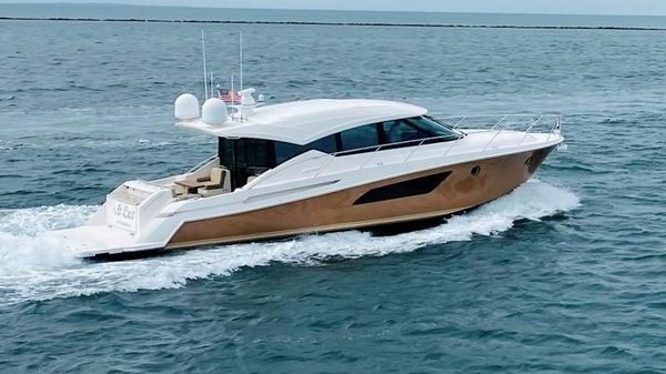 Tiara Yachts 50 Coupe 
