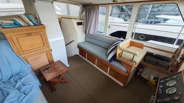 Custom 39-KAURI-BRIDGEDECKER image